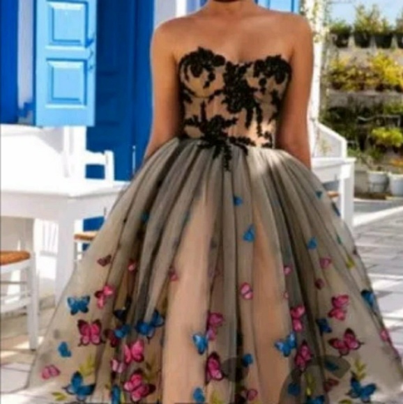 Sweetheart neckline lace and tulle dress - Picture 3 of 8